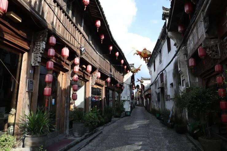 春运表情：幸福满归途